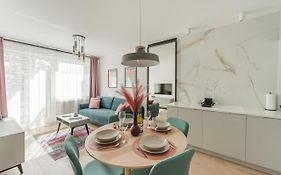 Sunset Vibes Apartment